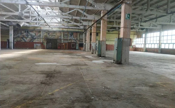Складське виробниче приміщення 2200 м2 в Ужгороді
