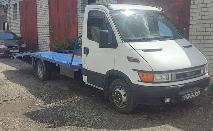 Швидкі та якісні послуги евакуатора - професійна допомога на дорозі.