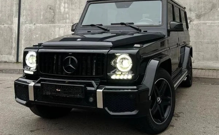 133 Mercedes-Benz G63 AMG (Гелендваген) на весілля в Києві з водієм 133 Mercedes-Benz G63 AMG (Гелендваген) на весілля в Києві з водієм