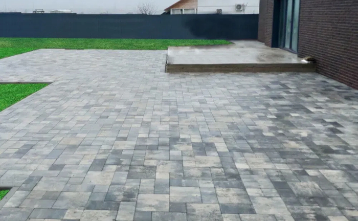 Укладання тротуарної плитки Лайнстоун. Широка кольорова гама.