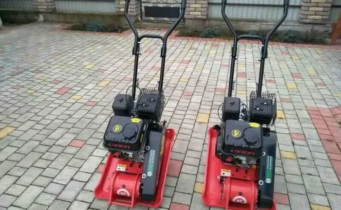 Віброплит та інші інструменти Віброплит та інші інструменти