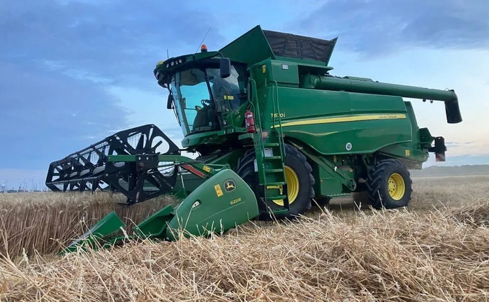 Зернозбиральний комбайн John Deere Т 670 Зернозбиральний комбайн John Deere Т 670