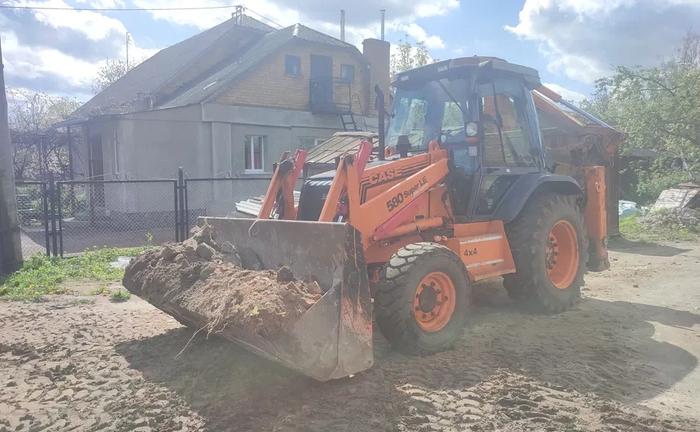 Екскаватор-навантажувач Екскаватор-навантажувач