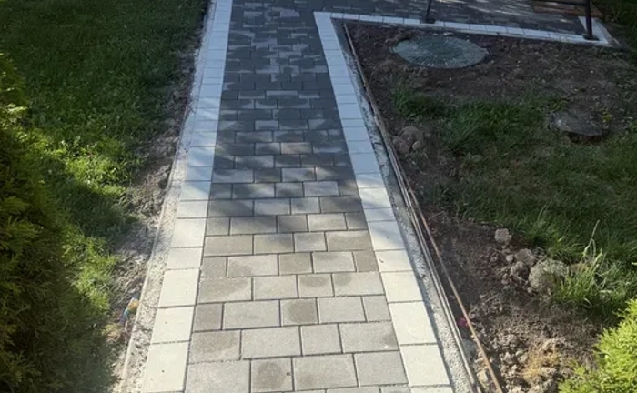 Монтуємо бруківку Монтуємо бруківку