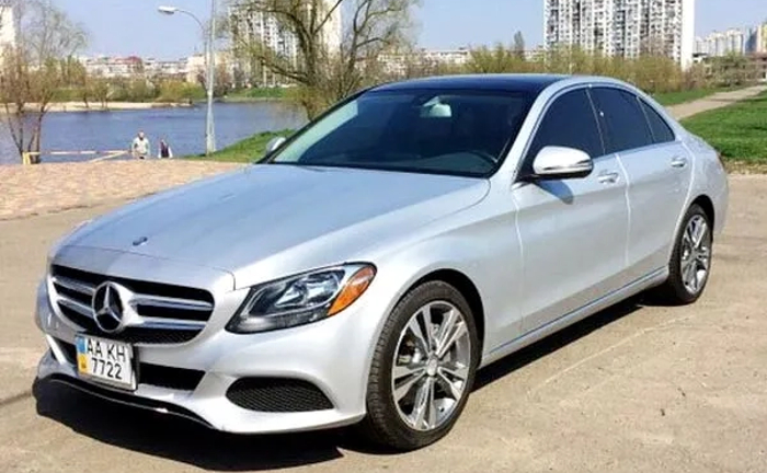 109 Машина на весілля Mercedes С300 сріблястий 109 Машина на весілля Mercedes С300 сріблястий
