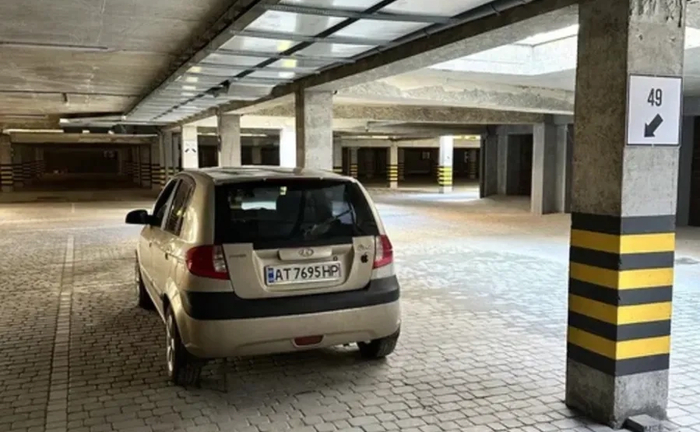 Паркомісце в ЖК «Княгинен», зручний заїзд