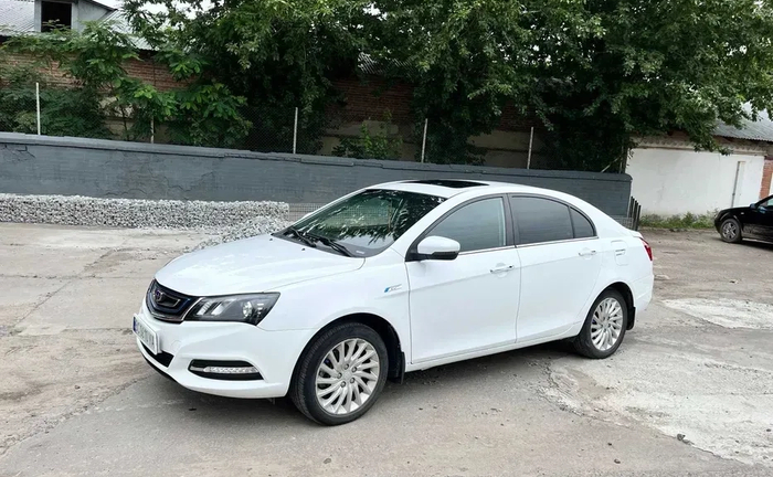 Авто Geely Emgrand EV300 2017р в ідеальному стані Авто Geely Emgrand EV300 2017р в ідеальному стані