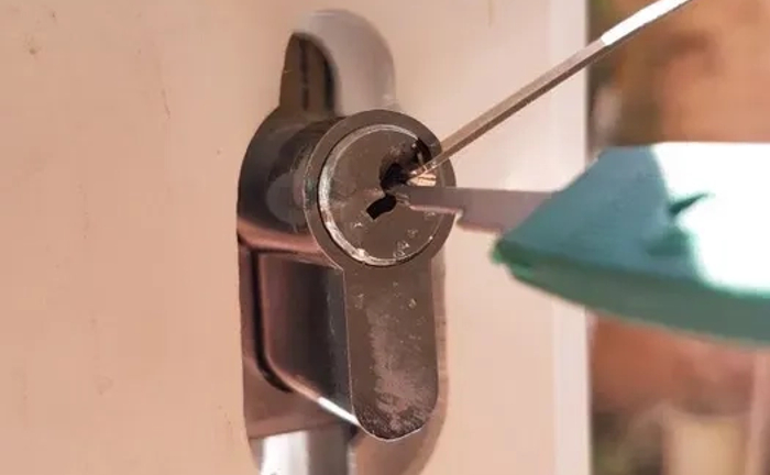 Аварійне відкриття замків. Відкриття замка/дверей без пошкодження