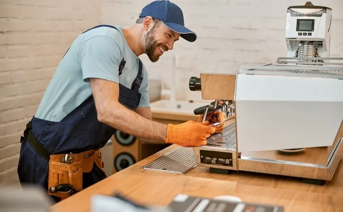 Ремонт і чистка професійних кавомашин та обладнання