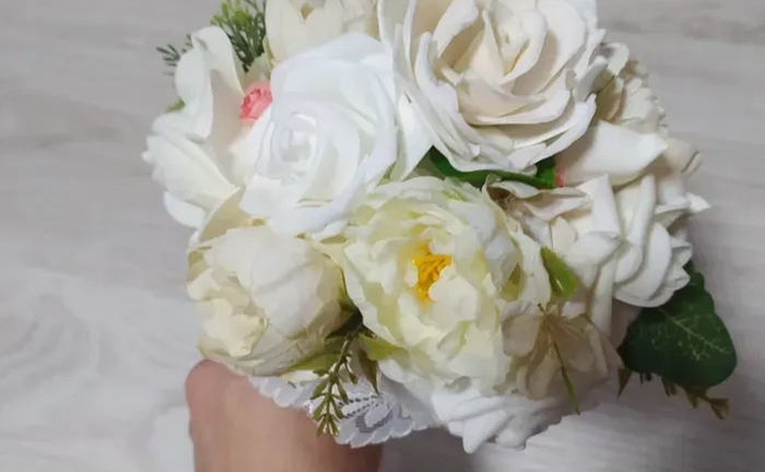 Ніжний та стильний весільний букет-дублер, створений індивідуально під ваш образ Ніжний та стильний весільний букет-дублер, створений індивідуально під ваш образ