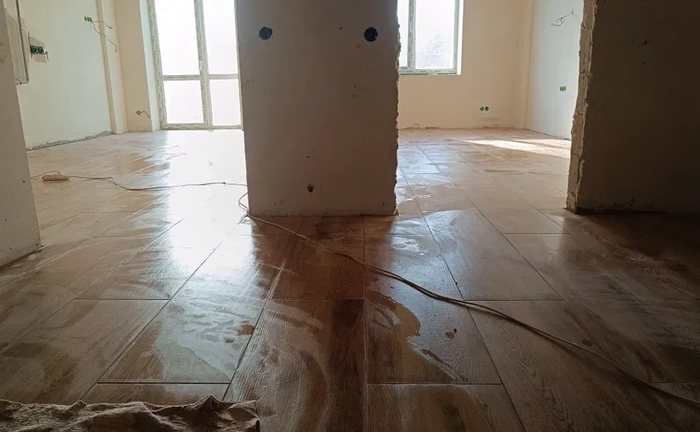 Ремонтні роботи my Electric оздоблення; поклейка шпалер