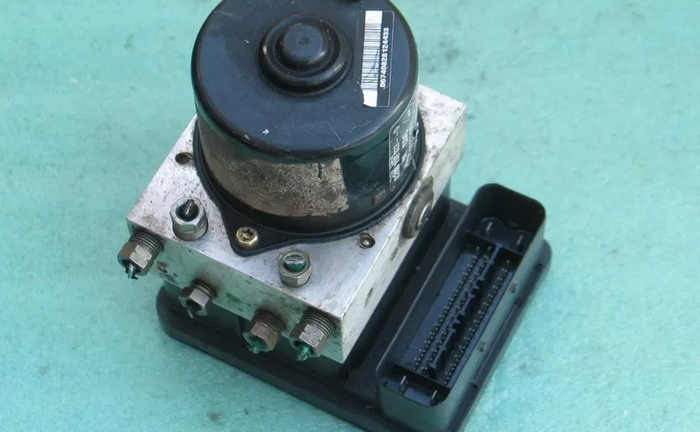 Ремонт ABS блока — діагностика, відновлення та гарантія якості