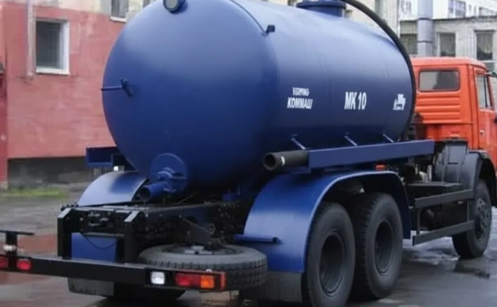 Професійний мулосос: відкачка мулу та осаду