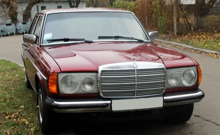 216 Ретро авто на зйомки Mercedes W123 216 Ретро авто на зйомки Mercedes W123