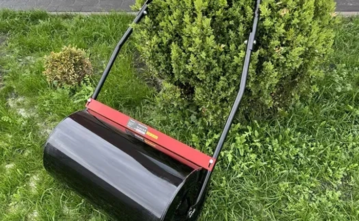 Садовий каток для трамбування землі Садовий каток для трамбування землі