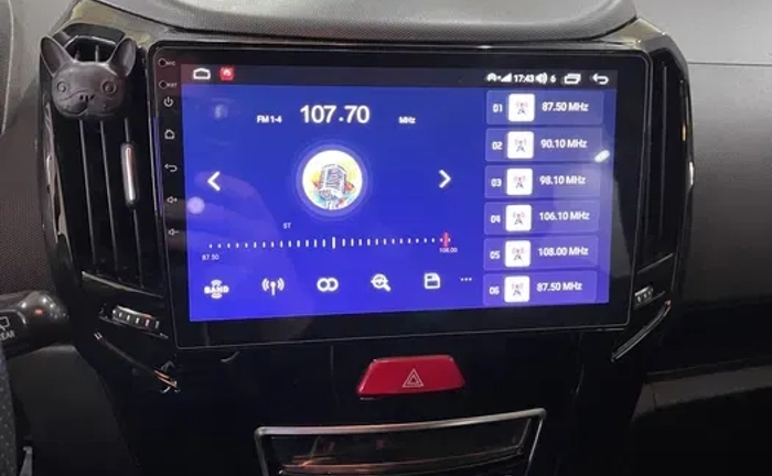 Установка лінз у фари, магітол, камер заднього виду, парктроніки Установка лінз у фари, магітол, камер заднього виду, парктроніки