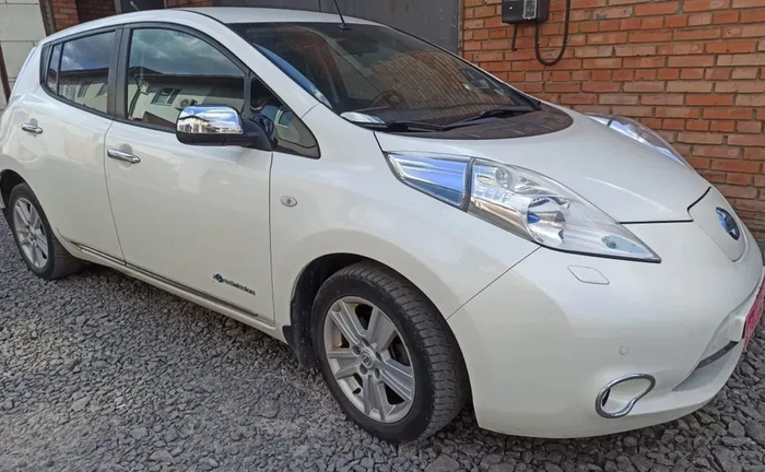 Авто Nissan Leaf, запас ходу 250 км +, 40 kwh Авто Nissan Leaf, запас ходу 250 км +, 40 kwh