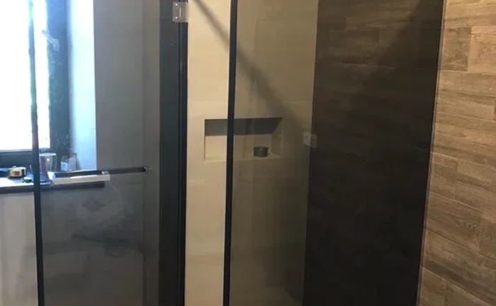 Душові кабіни зі скла-душові перегородки