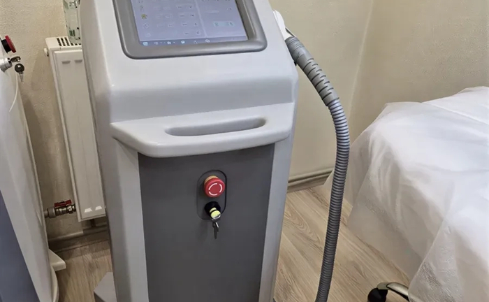 Лазер діодний трихвильовий для епіляції