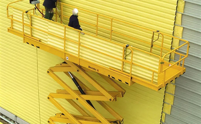 Дизельний підйомник ножничний Haulotte 15SXL