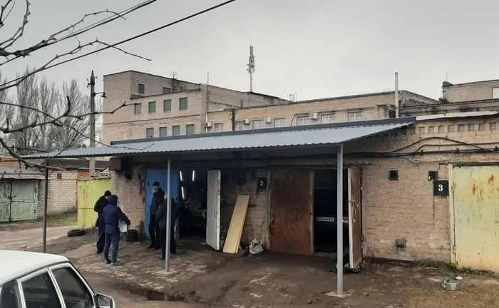 Навіси, фронтони, паркани під замовлення — професійний підхід Навіси, фронтони, паркани під замовлення — професійний підхід