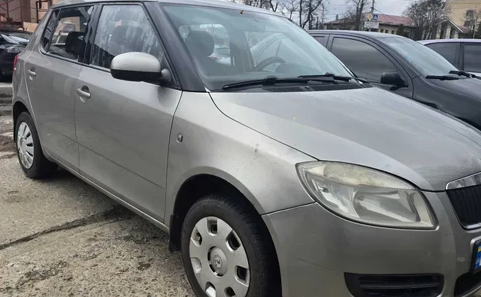 Skoda Fabia 2 Skoda Fabia1 2009 р.
