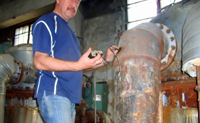 Вимірювання товщини металу ультразвуковою товщиноюметрією-замір Вимірювання товщини металу ультразвуковою товщиноюметрією-замір