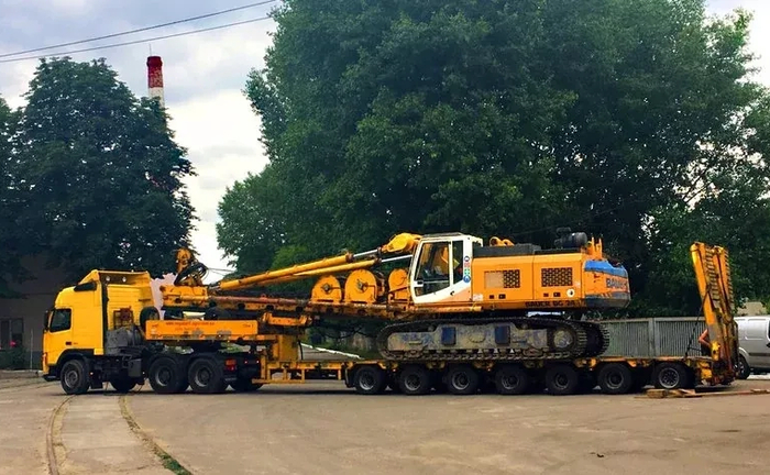 Бурова установка Bauer BG-36 650-1550 мм 45 м Бурова установка Bauer BG-36 650-1550 мм 45 м
