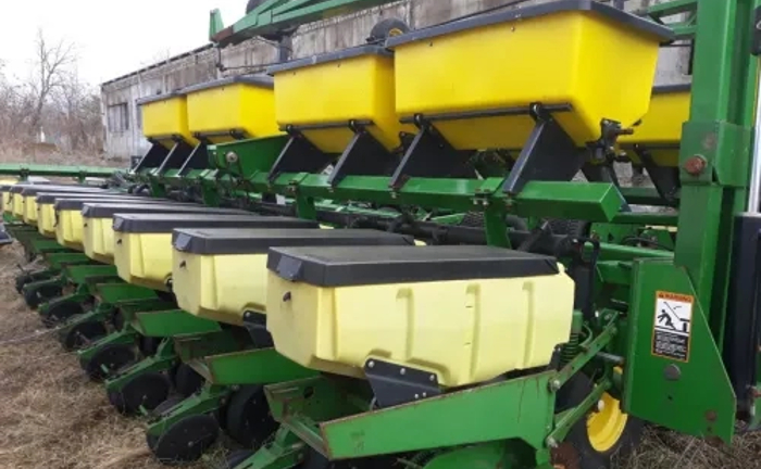 Сівалка JOHN DEERE DB 44 із внесенням сухих добрив