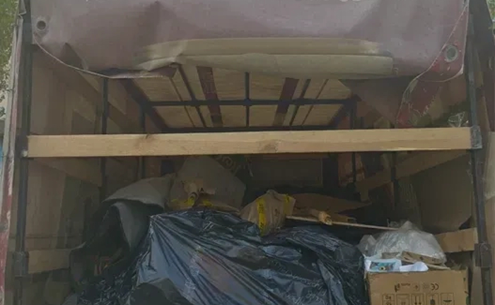 Вивезення старих меблів, гілок та будівельного сміття – швидко та недорого! Вивезення старих меблів, гілок та будівельного сміття – швидко та недорого!