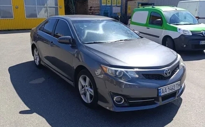 Авто Toyota Camry 50 для роботи в таксі Авто Toyota Camry 50 для роботи в таксі
