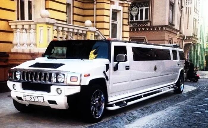 025 Лімузин Hummer H2 на день народження в Києві 025 Лімузин Hummer H2 на день народження в Києві