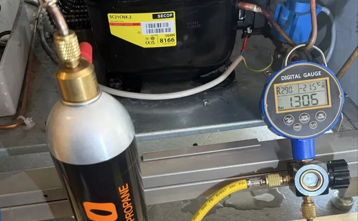 Ремонт холодильников на дому. Профессионально, быстро и с гарантией! Ремонт холодильников на дому. Профессионально, быстро и с гарантией!