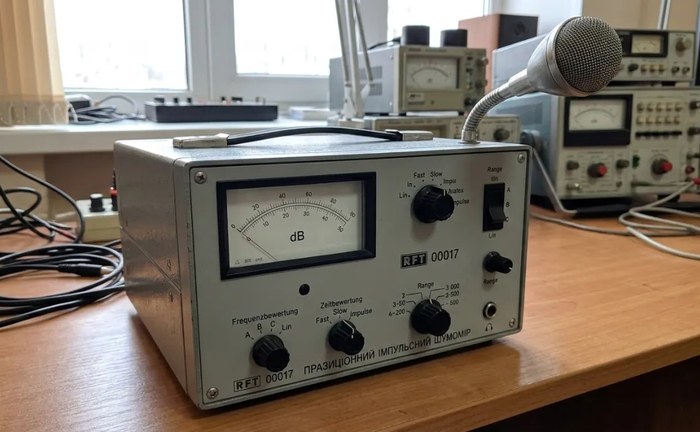 Шумомір RFT00017 для вимірювання рівня шуму Шумомір RFT00017 для вимірювання рівня шуму