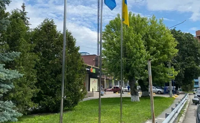 Виготовлення флагштоків з нержавіючої сталі різних типів та розмірів Виготовлення флагштоків з нержавіючої сталі різних типів та розмірів