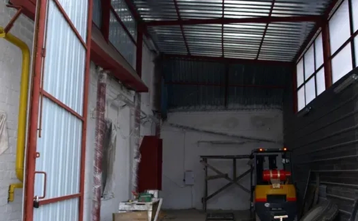 Територія (2 Га), що охороняється під склад, офіс, стоянку