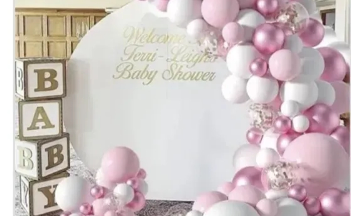 Фотозона / круглий каркас і білий фон Фотозона / круглий каркас і білий фон