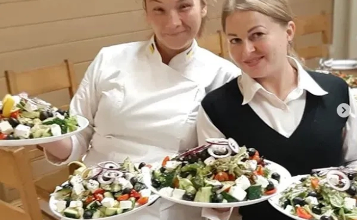 Послуги кухаря, офіціанта на ваше свято: 4000 грн(4 години) .Кейтеринг