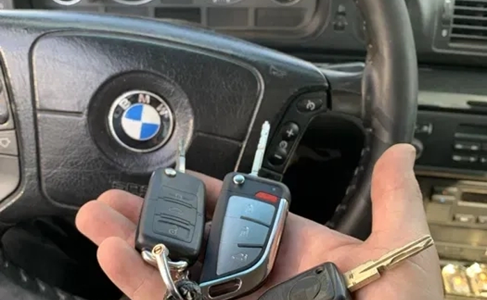 Виготовлення авто ключів, чипи, нарізка леза, аварійне відкриття Виготовлення авто ключів, чипи, нарізка леза, аварійне відкриття