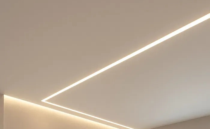 Натяжні стелі! Скритий карниз / Точкові світильники