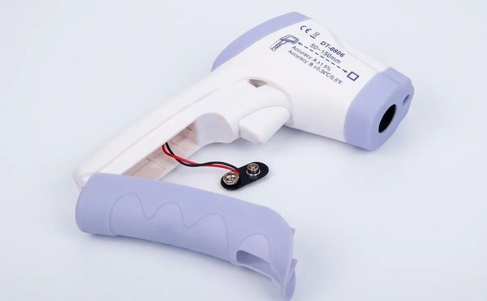 Безконтактний термометр IR-805 – простий у використанні.