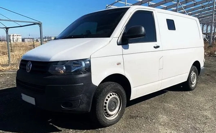 401 Мікроавтобус Volkswagen T6 білий броньований 401 Мікроавтобус Volkswagen T6 білий броньований
