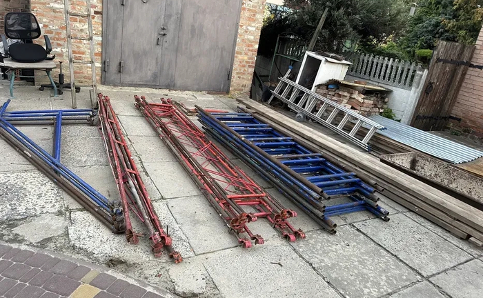 Будівельні ліса для фасадних робіт