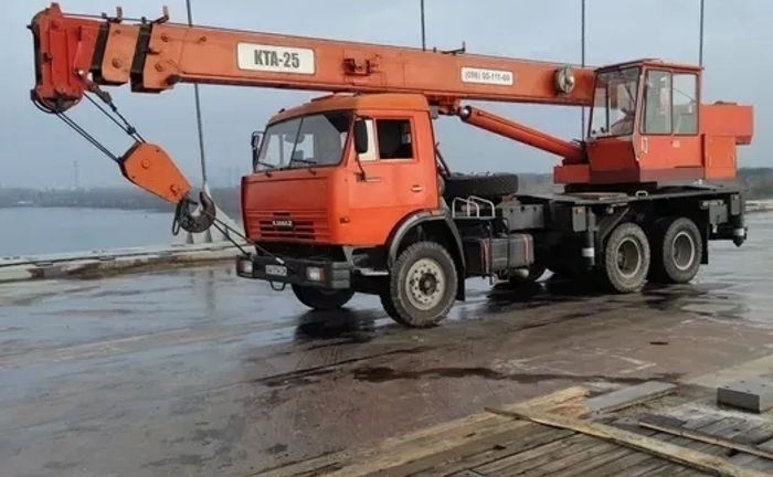 Автокран 25т, 22м. стріла. Автокран 25т, 22м. стріла.