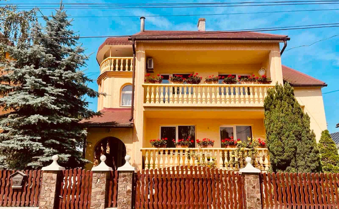 3 поверховий будинок з усіма зручностями 3 поверховий будинок з усіма зручностями