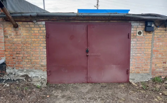 Гараж: цегла, теплий, надійний