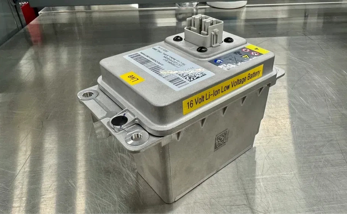 Відновлення акумуляторів Tesla 16 v та нових чорних 12.8v.