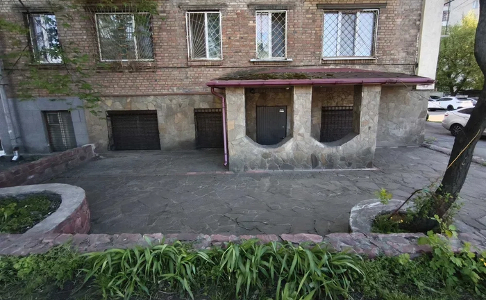 Комерційний магазин, приміщення Комерційний магазин, приміщення