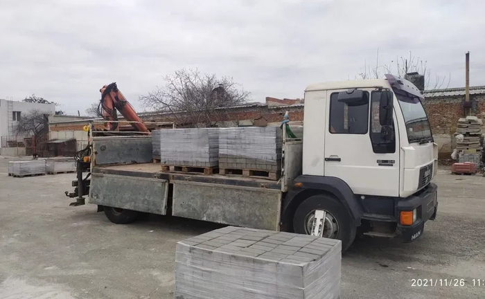 Послуги крана маніпулятора Послуги крана маніпулятора