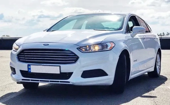 368 Ford Fusion білий авто на весілля замовити в Києві
